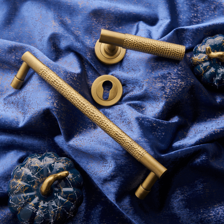Bluu Kapı Kolu Collection
